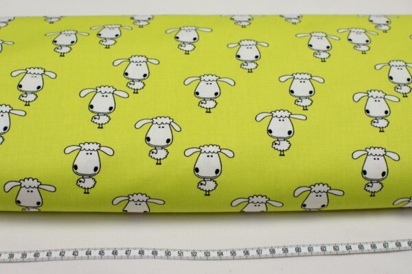 Owieczki na zieleni - tkanina bawełniana