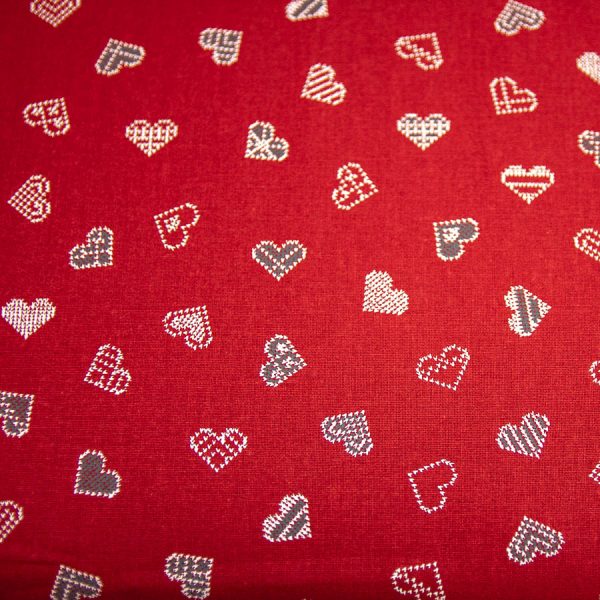 Szaro-białe serca na czerwieni - tkanina bawełniana