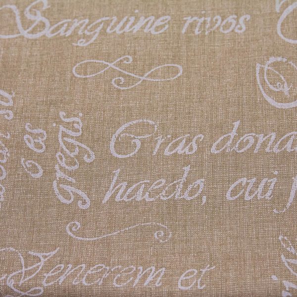 Białe łacińskie sentencje na beżu - tkanina bawełniana