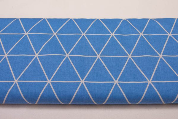 Trójkąty na niebieskim - tkanina bawełniana