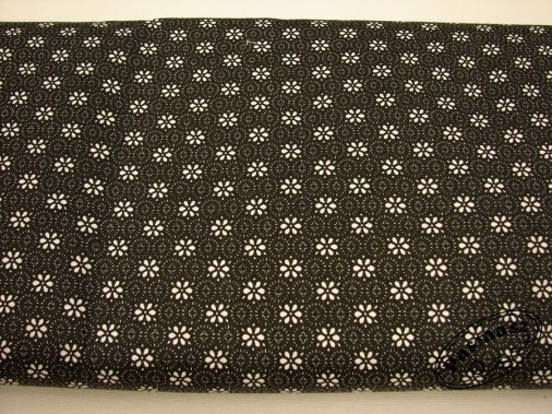 Kwiatuszki na czarnym – tkanina bawełniana